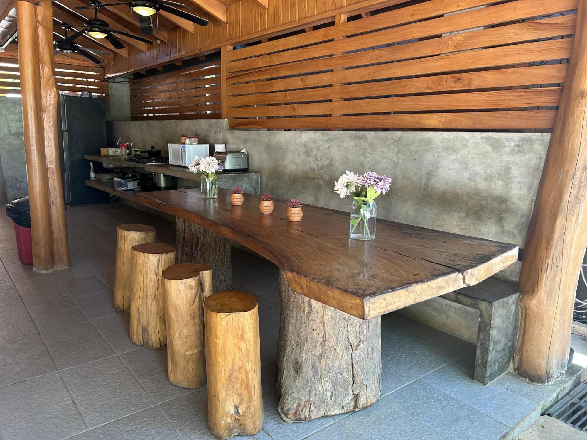 Casa Aura: Beachfront Premium Hostel Tamarindo Exterior photo