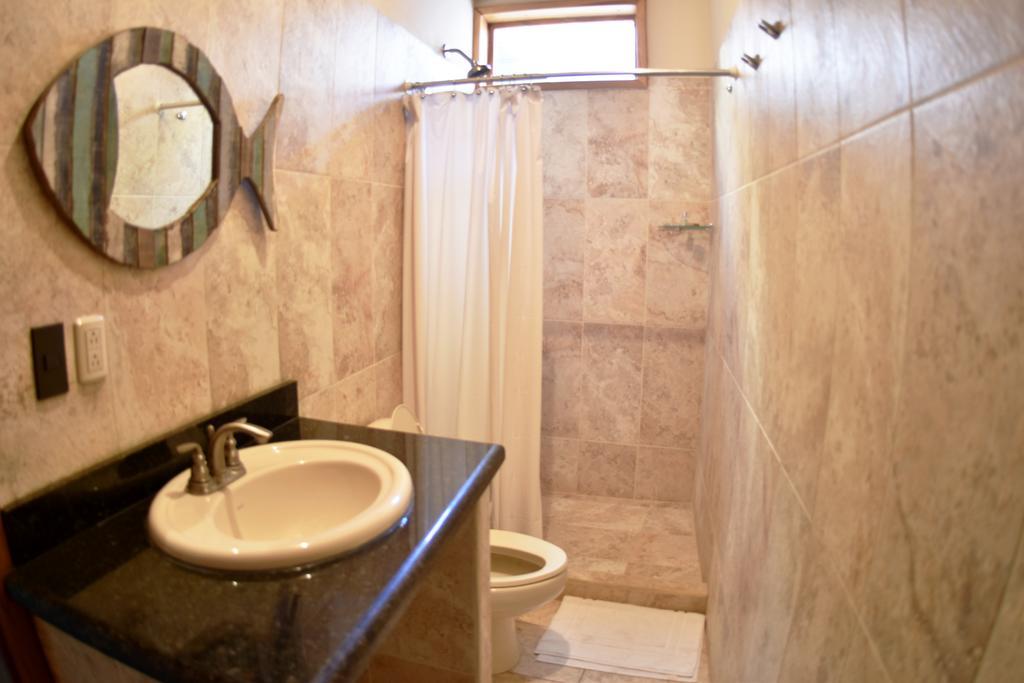 Casa Aura: Beachfront Premium Hostel Tamarindo Exterior photo